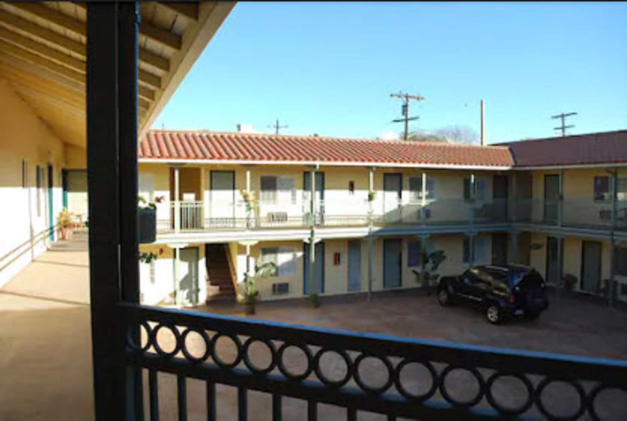 Bella Capri Inn And Suites Camarillo Exterior foto