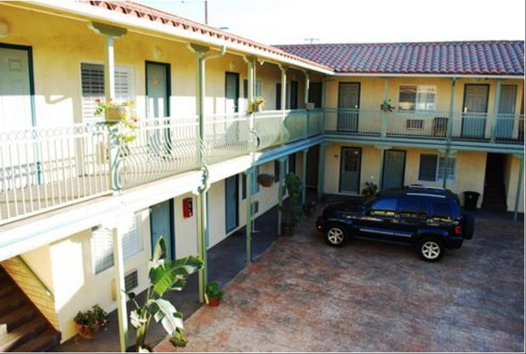 Bella Capri Inn And Suites Camarillo Exterior foto